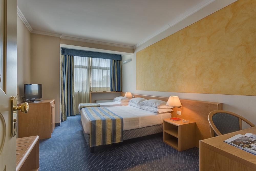 Hotel Continental Brescia Roncadelle Екстер'єр фото
