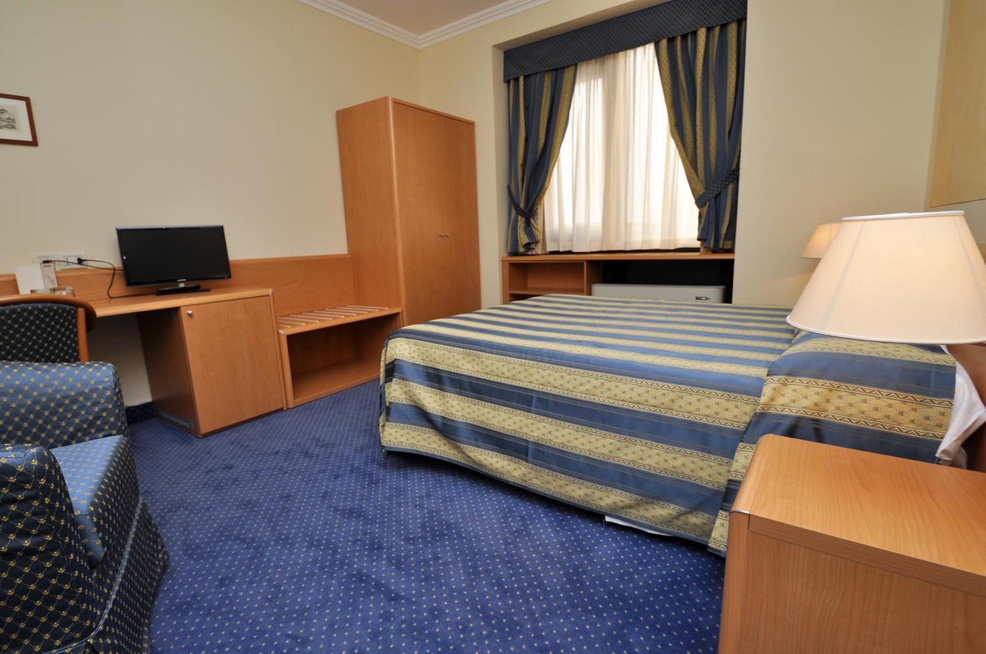 Hotel Continental Brescia Roncadelle Номер фото